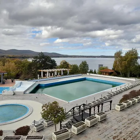 трёхкомнатные роскошные у моря в санта марина *