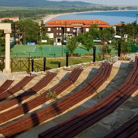 трёхкомнатные роскошные у моря в санта марина Apartment